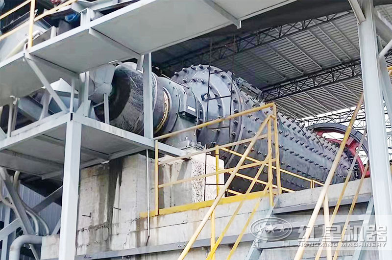 球磨機加工現(xiàn)場 球磨機加工現(xiàn)場