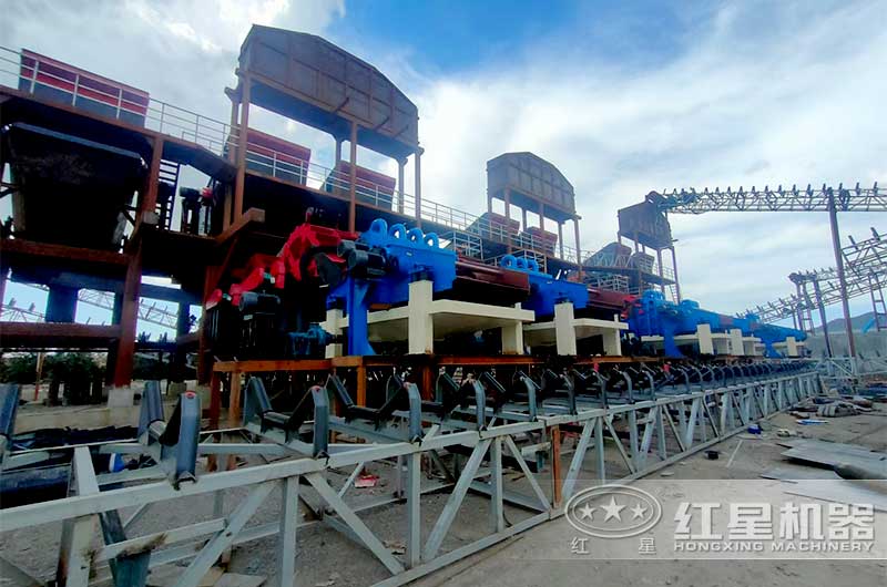 日產(chǎn)5萬噸大型砂石生產(chǎn)線洗沙現(xiàn)場 日產(chǎn)5萬噸大型砂石生產(chǎn)線洗沙現(xiàn)場