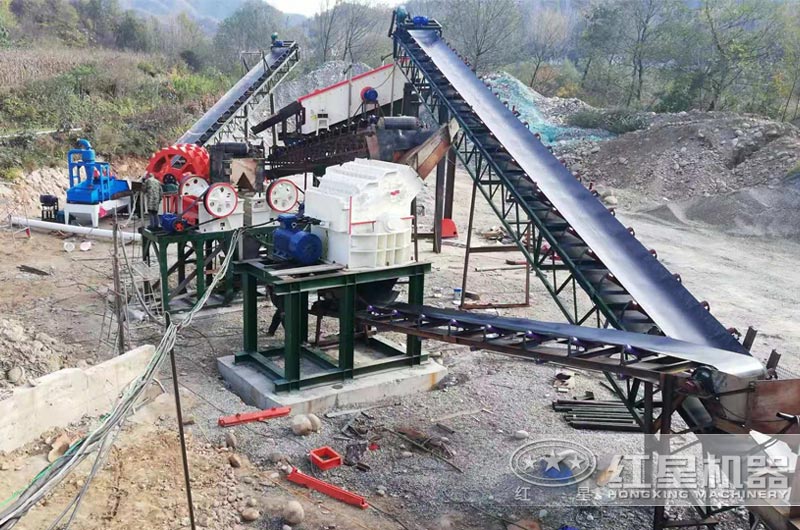 與其他設備組合搭配作業的PEX鄂式破碎機 與其他設備組合搭配作業的PEX鄂式破碎機